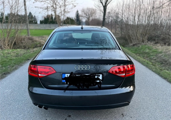 Audi A4 cena 39800 przebieg: 330000, rok produkcji 2011 z Błonie małe 37